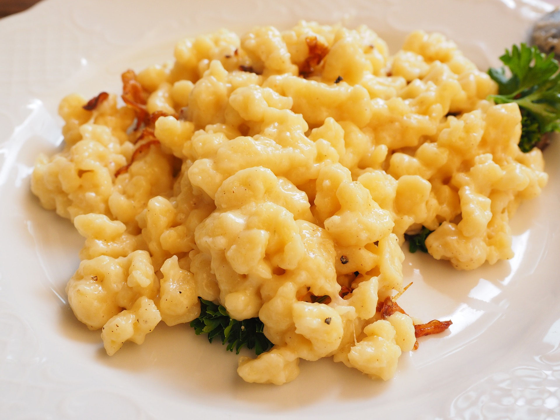 Teller mit Käsespätzle